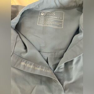 FIGS Raphaela Top. Size small.